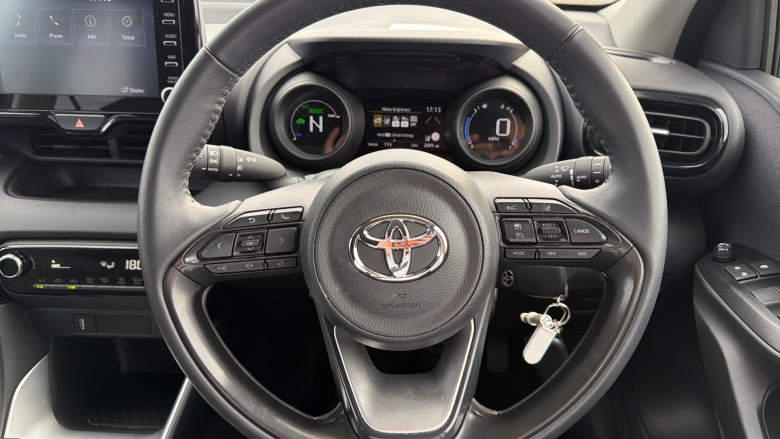 Toyota Yaris 1.5 Hybrid Design 5dr CVT Hybrid Hatchback